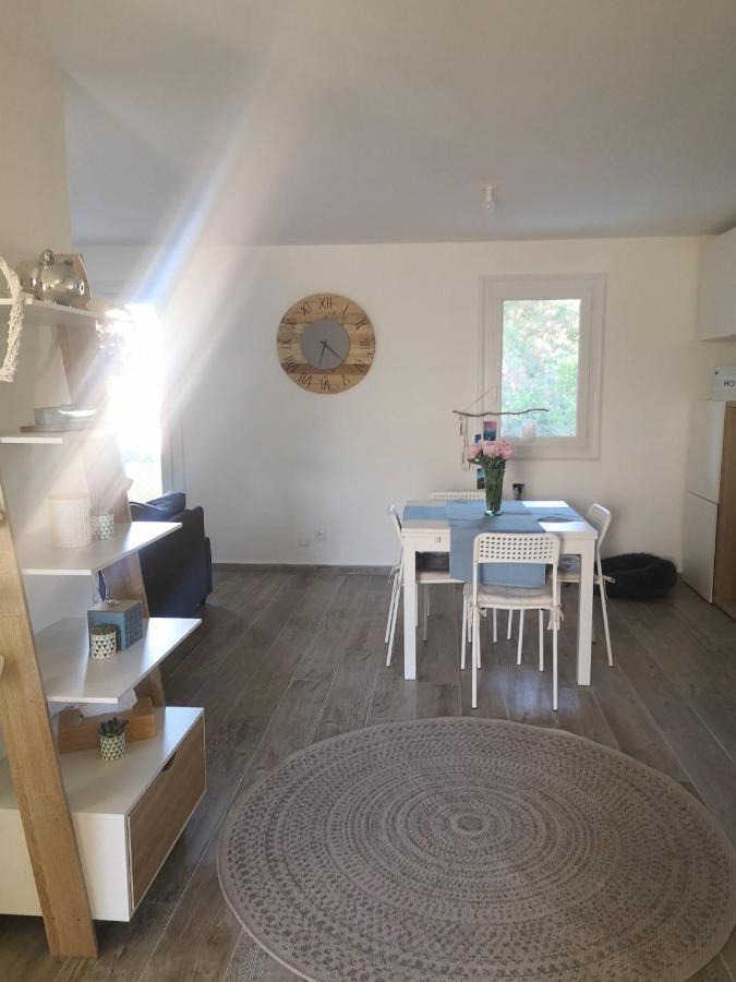 Appartement Proche Mer Avec Terrasse Et Jardin Privatif Hyères Extérieur photo