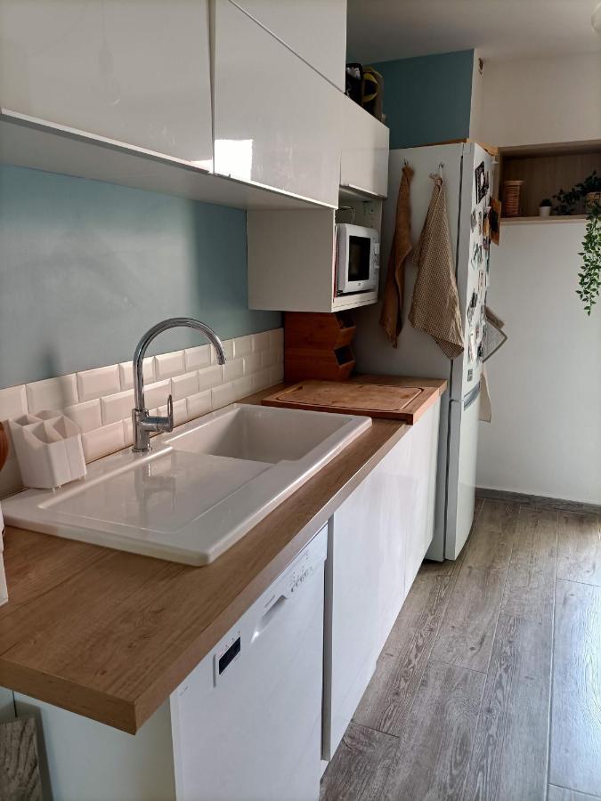 Appartement Proche Mer Avec Terrasse Et Jardin Privatif Hyères Extérieur photo