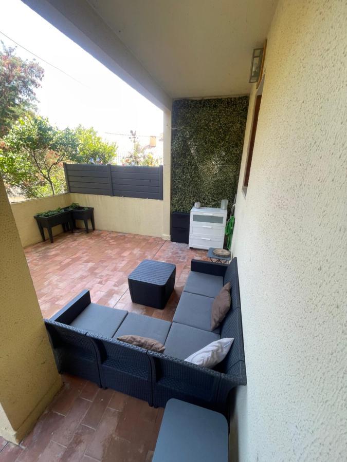 Appartement Proche Mer Avec Terrasse Et Jardin Privatif Hyères Extérieur photo