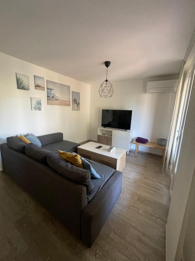 Appartement Proche Mer Avec Terrasse Et Jardin Privatif Hyères Extérieur photo